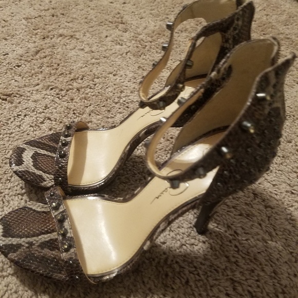 Shoes - Picture 2 of 3